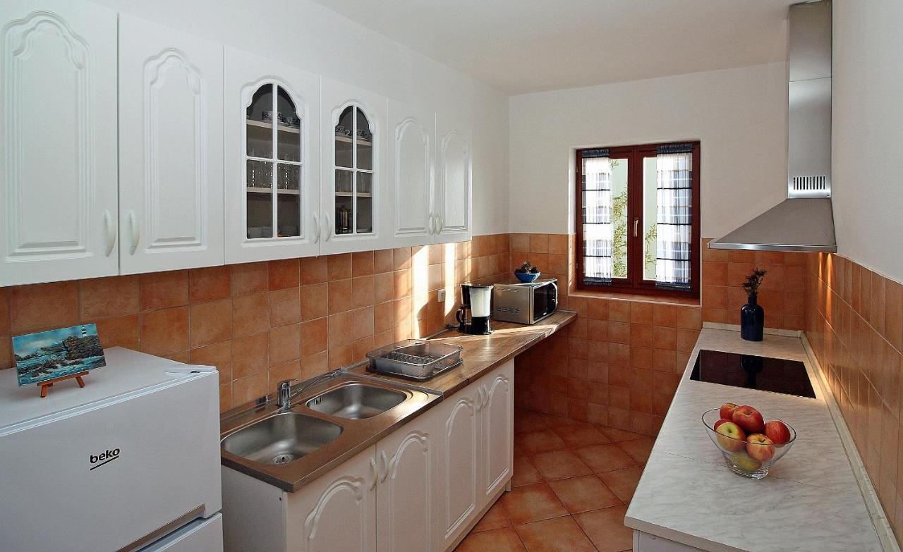 Apartments With A Parking Space Rabac, Labin - 7429 Bagian luar foto